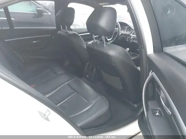 WBA8D9G38HNU62104 2017 BMW 3ER - Image 8