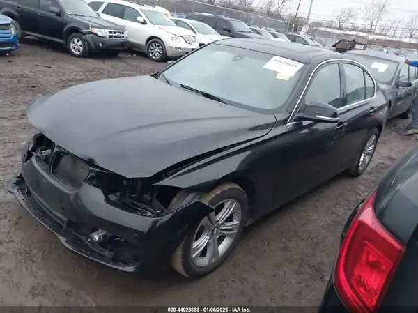WBA8D9G38HNU62250 2017 BMW 3ER - Image 2