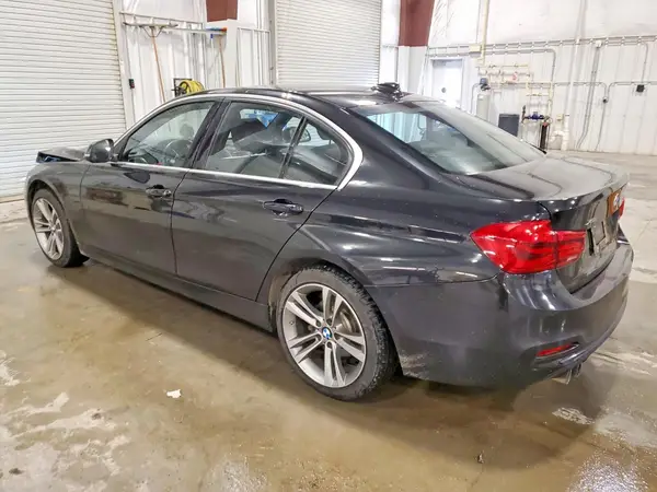 WBA8D9G38HNU65035 2017 BMW 3ER - Image 2