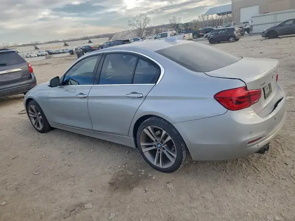 WBA8D9G39HNU61446 2017 BMW 3ER - Image 2