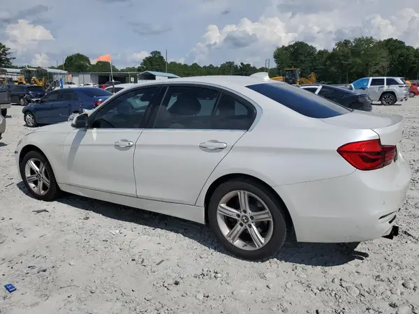 WBA8D9G3XHNU61715 2017 BMW 3ER - Image 2