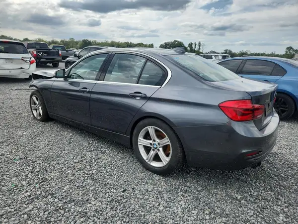 WBA8D9G3XHNU61925 2017 BMW 3ER - Image 2