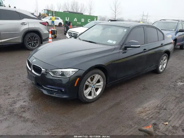 WBA8D9G3XHNU62203 2017 BMW 3ER - Image 2