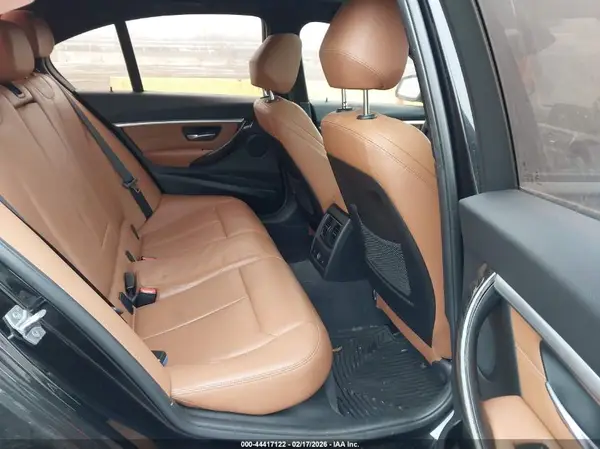 WBA8D9G3XHNU62203 2017 BMW 3ER - Image 8