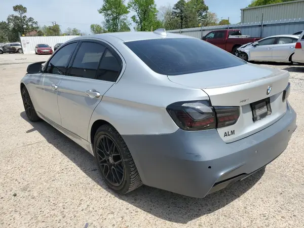 WBA8D9G3XHNU63349 2017 BMW 3ER - Image 2