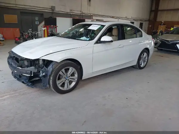 WBA8D9G3XHNU64288 2017 BMW 3ER - Image 2