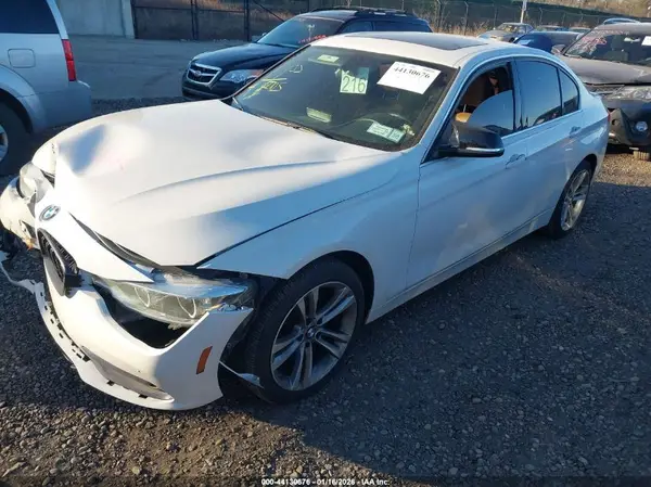 WBA8D9G3XHNU65845 2017 BMW 3ER - Image 2