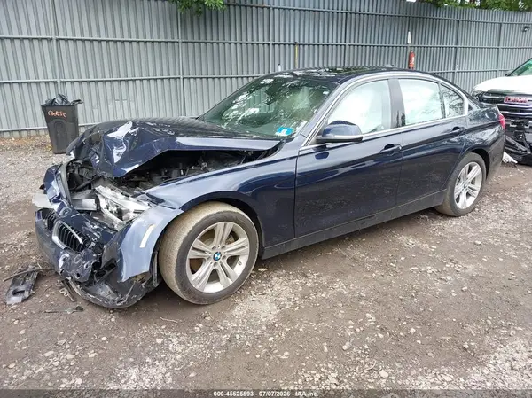 WBA8D9G50HNU60154 2017 BMW 3ER - Image 2