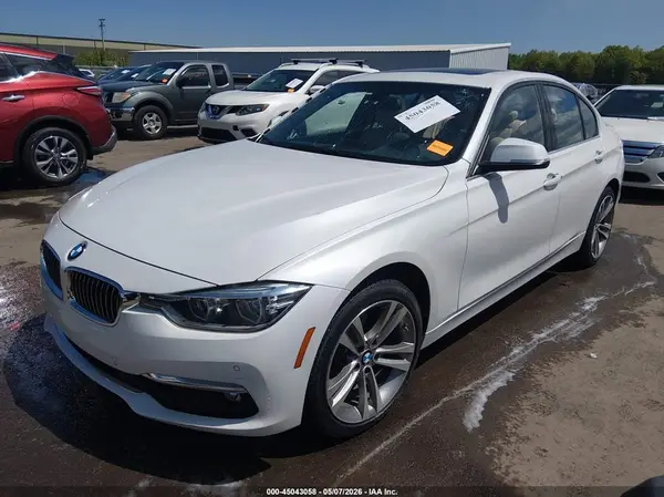 WBA8D9G50HNU61174 2017 BMW 3ER - Image 2