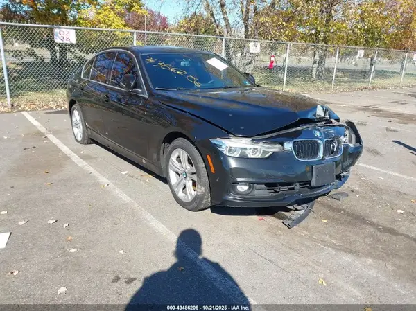 WBA8D9G50JNU67790 2018 BMW 3ER - Image 1