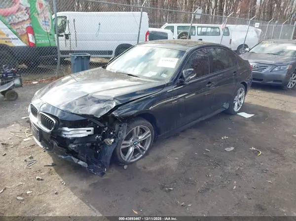 WBA8D9G50JNU69278 2018 BMW 3ER - Image 2
