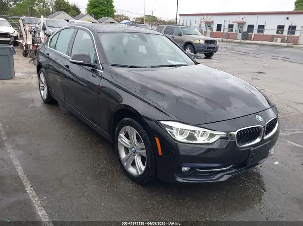 WBA8D9G50JNU69376 2018 BMW 3ER - Image 1
