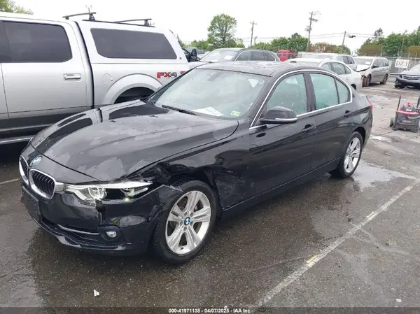 WBA8D9G50JNU69376 2018 BMW 3ER - Image 2