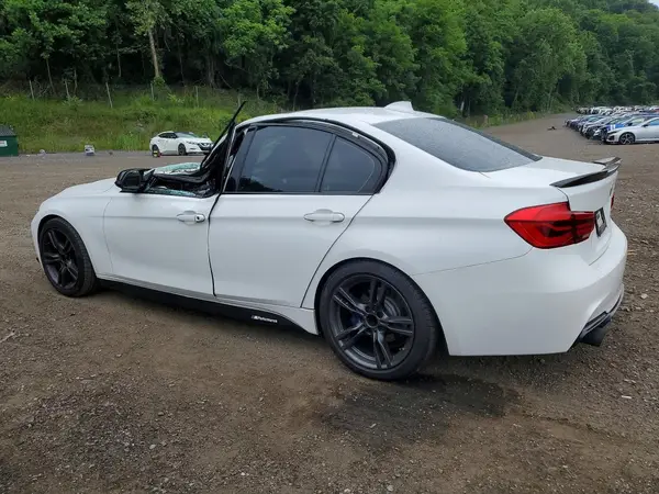 WBA8D9G50JNU69894 2018 BMW 3ER - Image 2