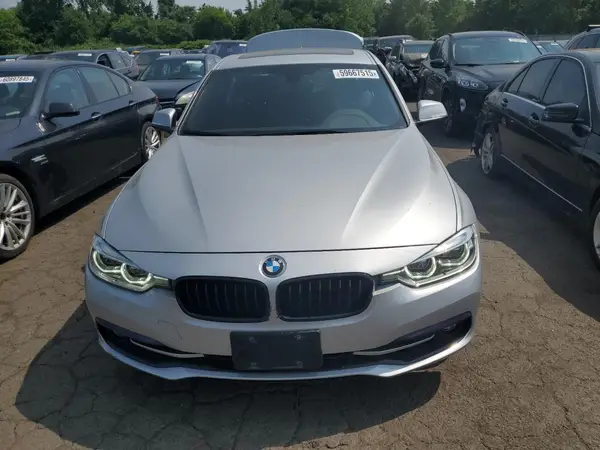 WBA8D9G50JNU70348 2018 BMW 3ER - Image 2