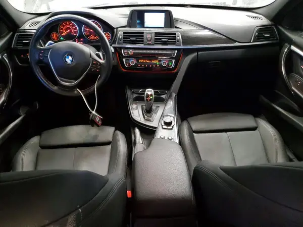 WBA8D9G50JNU70351 2018 BMW 3ER - Image 8