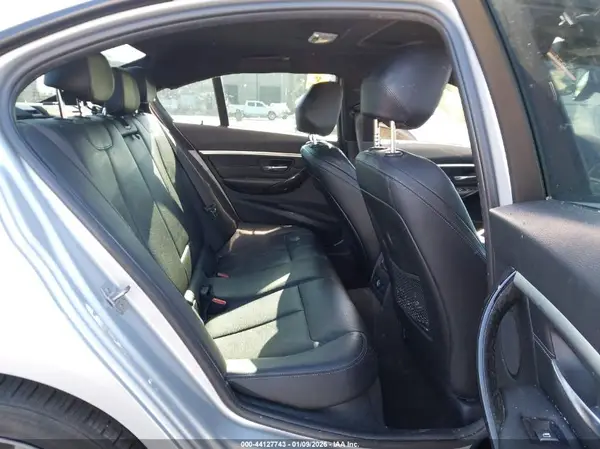 WBA8D9G50JNU71130 2018 BMW 3ER - Image 8