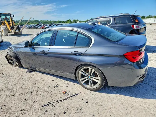 WBA8D9G50JNU72651 2018 BMW 3ER - Image 2
