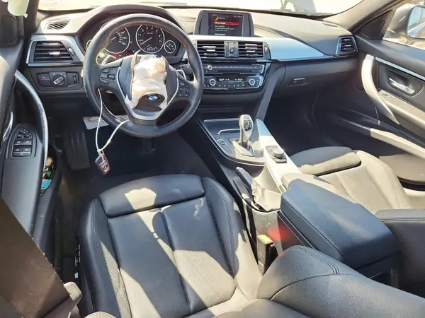 WBA8D9G50JNU72651 2018 BMW 3ER - Image 8