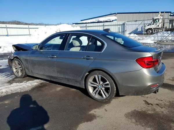WBA8D9G51HNU59983 2017 BMW 3ER - Image 2
