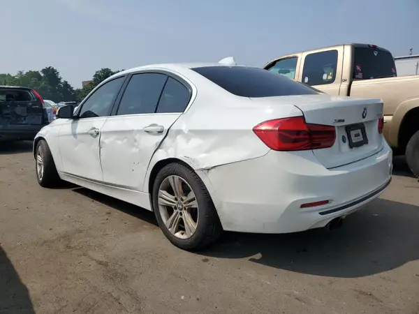WBA8D9G51HNU60146 2017 BMW 3ER - Image 2