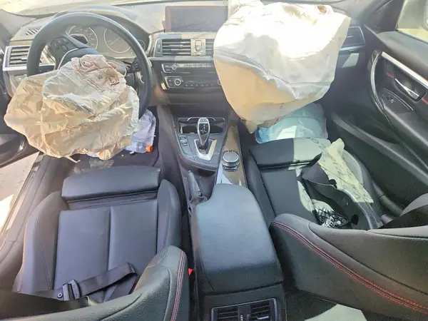 WBA8D9G51JNU70200 2018 BMW 3ER - Image 8