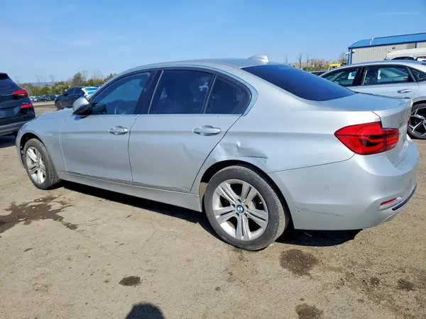 WBA8D9G51JNU71329 2018 BMW 3ER - Image 2