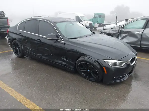 WBA8D9G51JNU71735 2018 BMW 3ER - Image 1