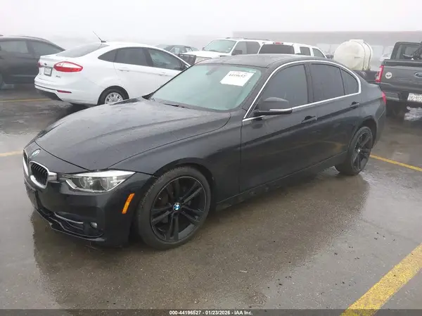 WBA8D9G51JNU71735 2018 BMW 3ER - Image 2