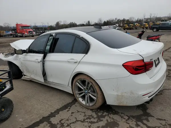 WBA8D9G51JNU72559 2018 BMW 3ER - Image 2
