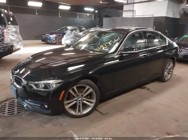 WBA8D9G51JNU72738 2018 BMW 3ER - Image 2