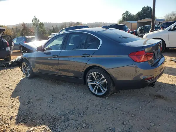 WBA8D9G51JNU72948 2018 BMW 3ER - Image 2