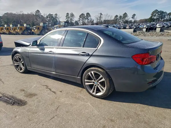 WBA8D9G52HNU58423 2017 BMW 3ER - Image 2