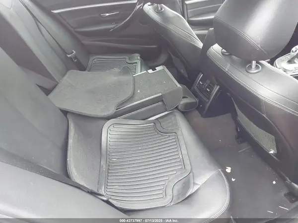 WBA8D9G52HNU59135 2017 BMW 3ER - Image 8