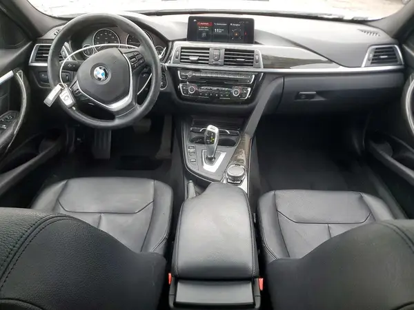 WBA8D9G52HNU60236 2017 BMW 3ER - Image 8