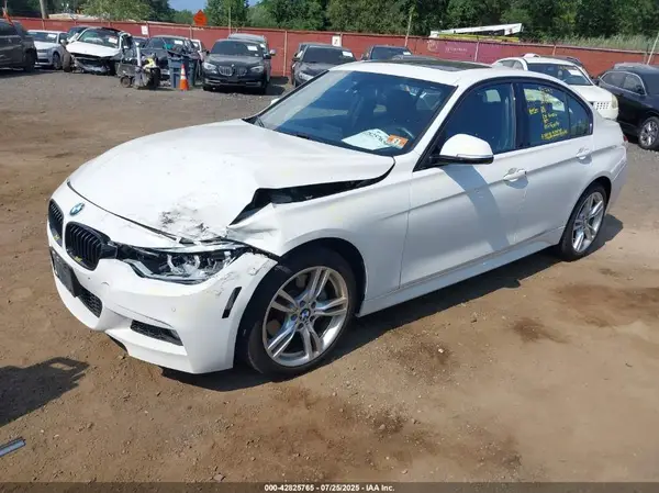 WBA8D9G52HNU61208 2017 BMW 3ER - Image 2