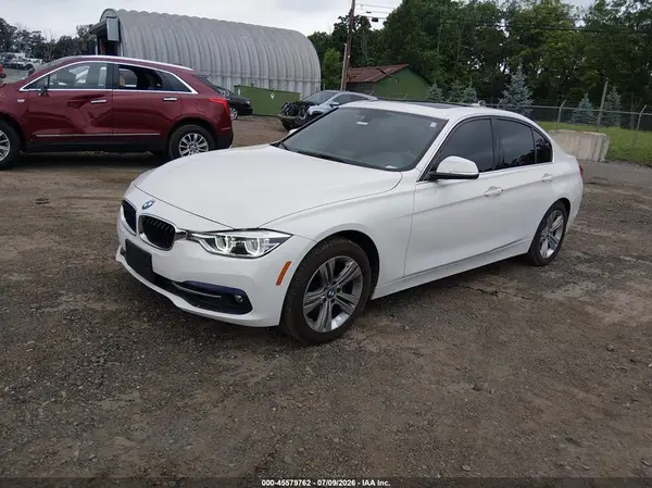 WBA8D9G52JNU67127 2018 BMW 3ER - Image 2
