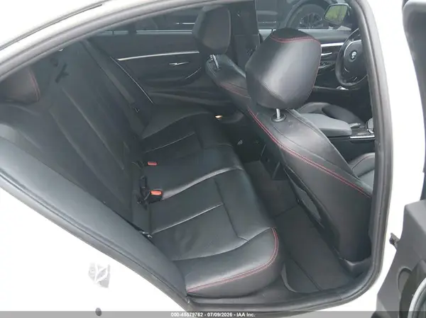 WBA8D9G52JNU67127 2018 BMW 3ER - Image 8