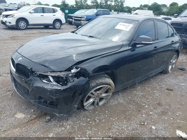 WBA8D9G52JNU67144 2018 BMW 3ER - Image 2