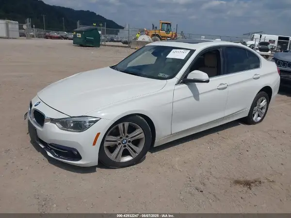 WBA8D9G52JNU67693 2018 BMW 3ER - Image 2
