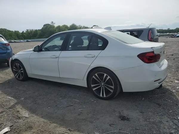 WBA8D9G52JNU68116 2018 BMW 3ER - Image 2