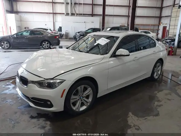 WBA8D9G52JNU68908 2018 BMW 3ER - Image 2