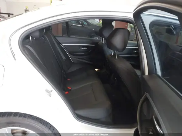 WBA8D9G52JNU68908 2018 BMW 3ER - Image 8