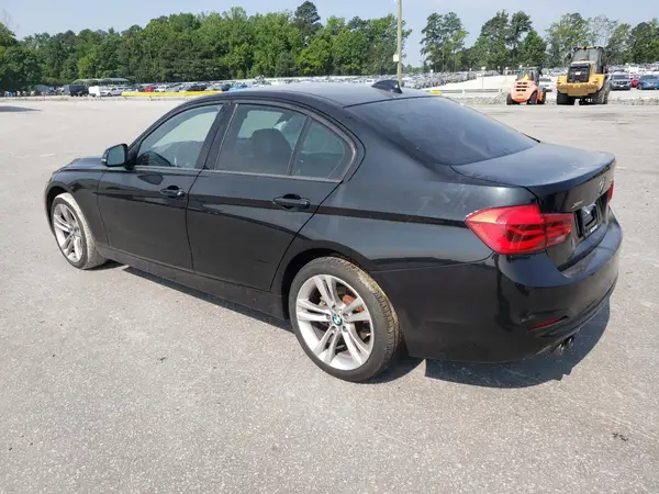 WBA8D9G52JNU69329 2018 BMW 3ER - Image 2