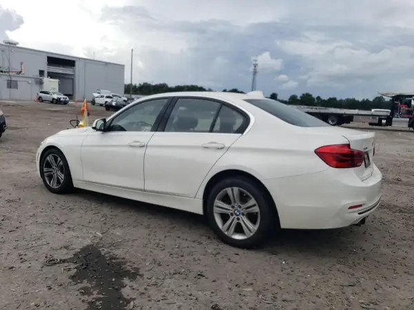 WBA8D9G52JNU70125 2018 BMW 3ER - Image 2