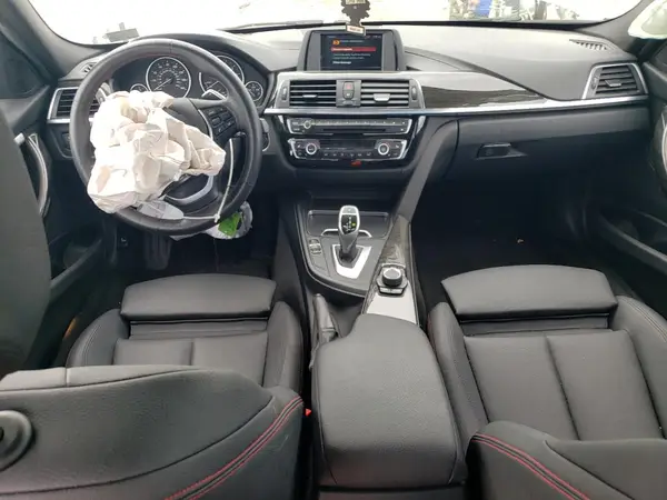 WBA8D9G52JNU70125 2018 BMW 3ER - Image 8
