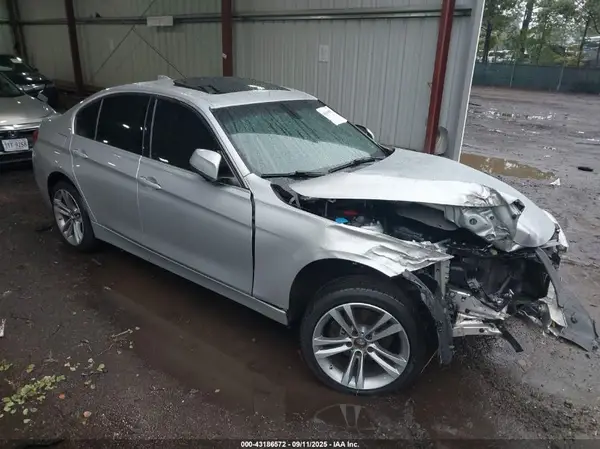 WBA8D9G52JNU70237 2018 BMW 3ER - Image 1