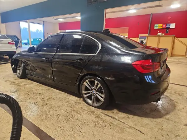 WBA8D9G52JNU71856 2018 BMW 3ER - Image 2