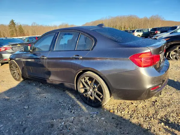 WBA8D9G53HNU60990 2017 BMW 3ER - Image 2