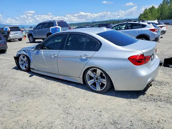 WBA8D9G53JNU66620 2018 BMW 3ER - Image 2
